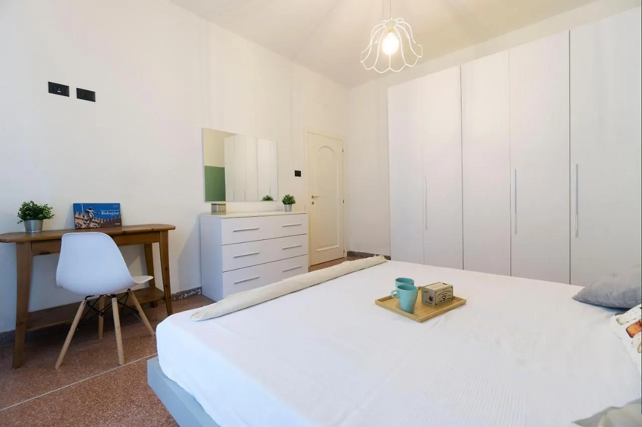 Realkasa Kharkov Apartment Bolonia Włochy