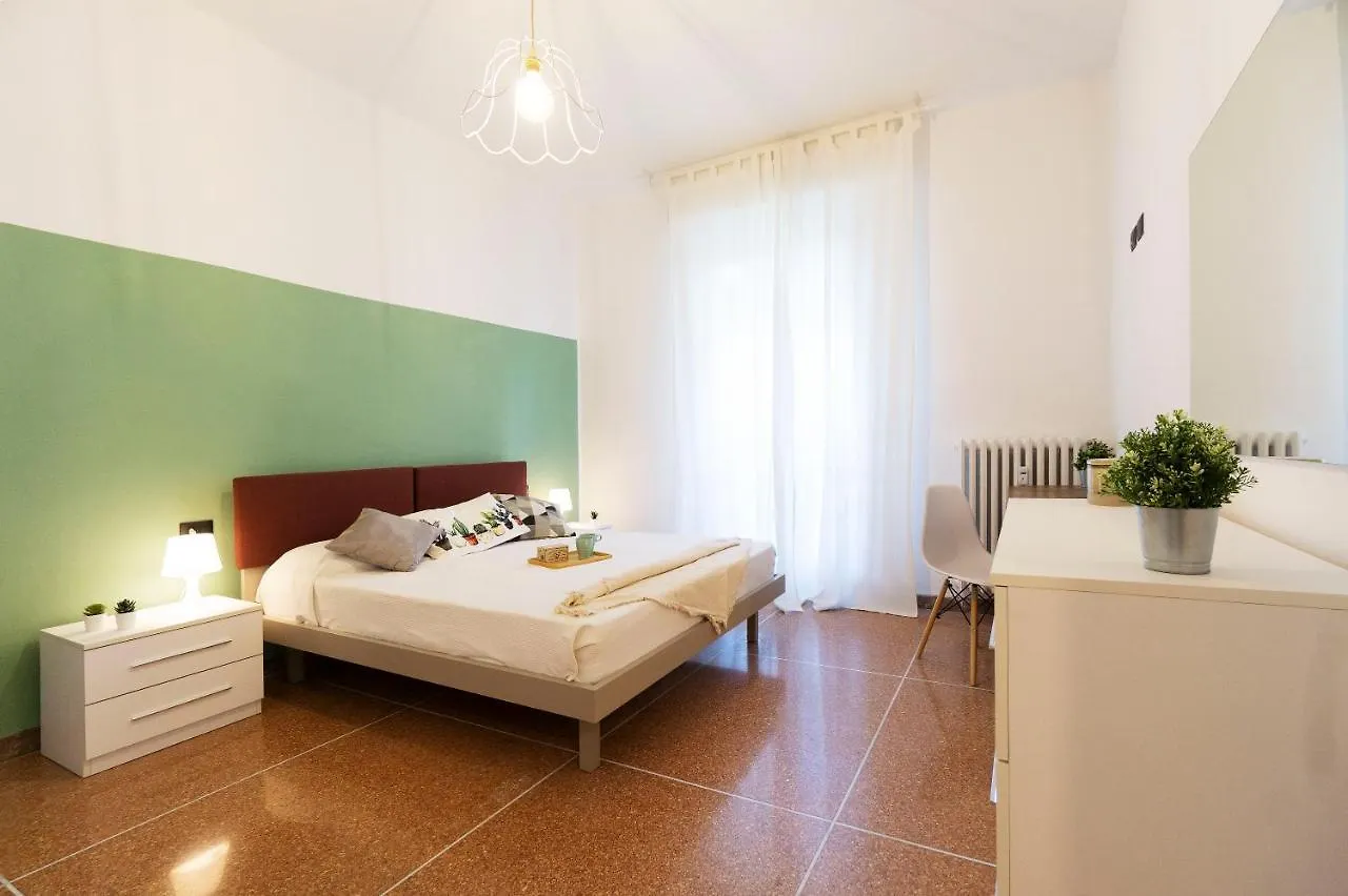 Realkasa Kharkov Apartment Bolonia Włochy